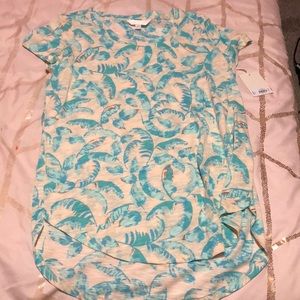 Blue feather print shirt